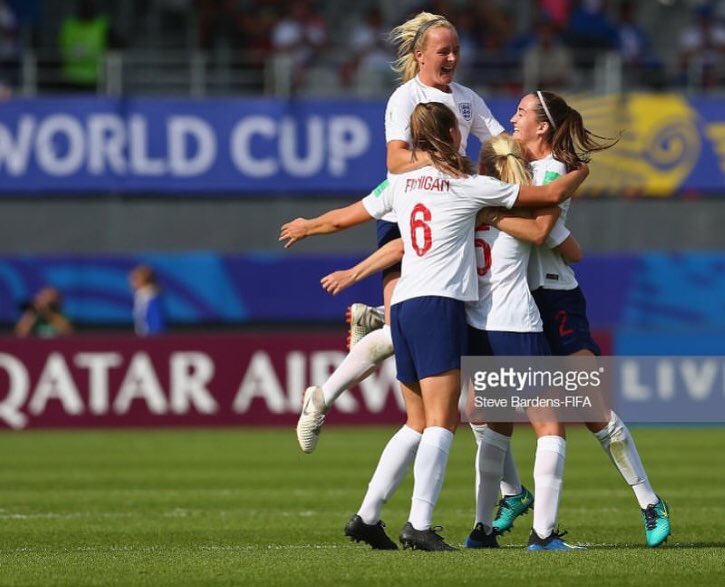 MeganFinnigan1's tweet photo. Wow, it’s World Cup semi final day 😬 we face Japan at 3pm UK time live on Eurosport 📺 let’s go get it #GETLOUD 🏴󠁧󠁢󠁥󠁮󠁧󠁿🦁 https://t.co/Rr9OVfGVeH