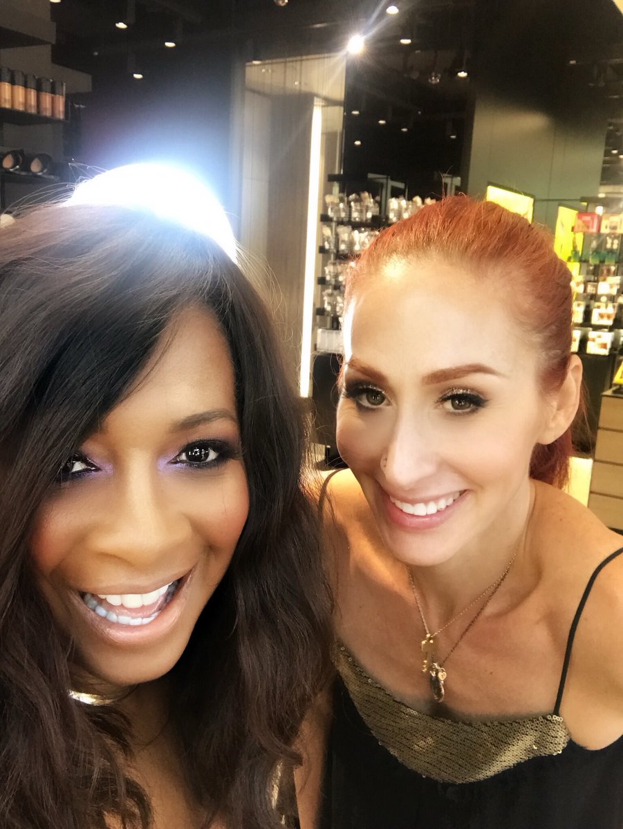 SandiMcCree's tweet photo. When @jamez_321 #Dad came to my rescue! #allsmiles I love my #dentist #LawrenceZabnerDMD #32teeth #strong #perfectteeth Thxs @lyndrel.palm for giving @SandiMcCree #somethingtosmileabout https://t.co/5QZTW0ISH6