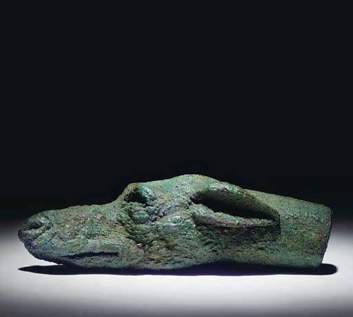 aflashbak's tweet photo. A Bronze Head of a Hound, Roman, 2nd century CE https://t.co/JA4Ul47bd2