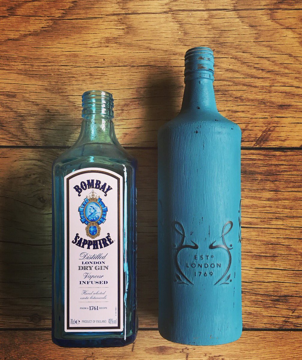 RusticTouch3's tweet photo. A bit of experimental crafting over the weekend with gin and wine bottles. #vase #ideas https://t.co/ZOpQiObihw