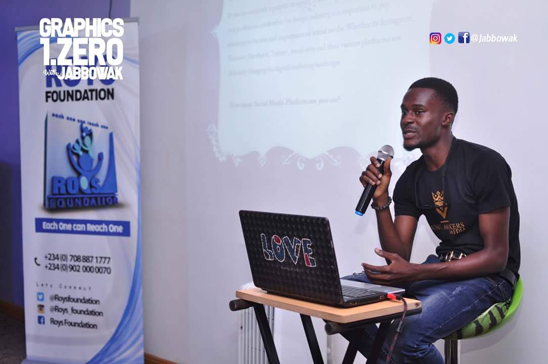 amkingdarey's tweet photo. How it all went down at #Graphics1.Zero with @jabbowak I was privilege to share with my people the moral of Graphics Design, Social Media &amp; The Internet... #MIKC👑 https://t.co/R5U3XmxYHN