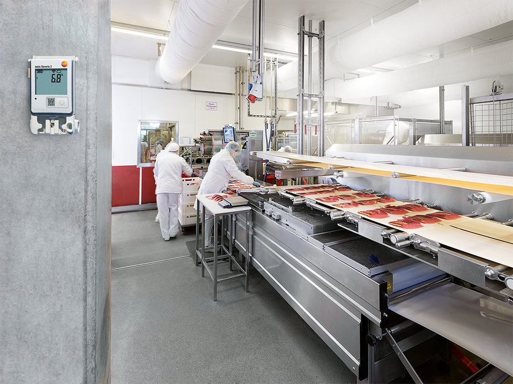 testoFood's tweet photo. Monitor ambient temperature and humidity during food production with testo Saveris 2 https://t.co/0svnypmSCK https://t.co/Lx1uvg67Wn