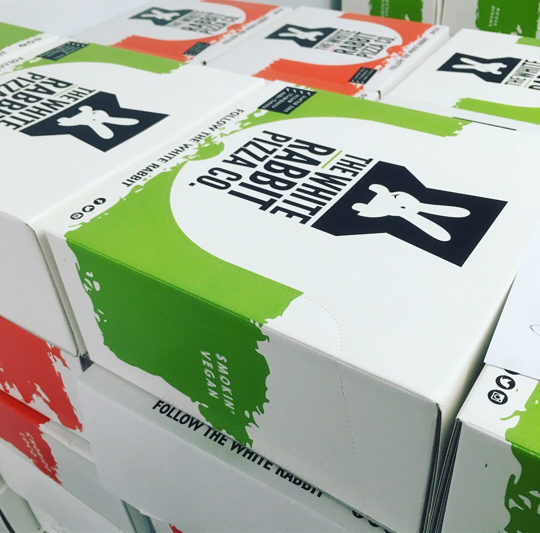 whiterabbitpiz's tweet image. We&apos;re gearing up for more pizza production this morning. Expect to see these boxes on a shelf near you very soon! 😁🐇🍕

#packaging #pizzapackaging #pizza #logo #whiterabbitlogo #glutenfree #glutenfreepizza #vegan #veganpizza #whiterabbitpizza #whiterabbit #followthewhiterabbit
