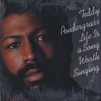voxmusicweb's tweet image. 【Teddy Pendergrass / Life Is A Song Worth Singing】フィリー・ソウルを代表するシンガー、テディ・ペンダグラスの代表作！なんといってもビッグ・ダディ・ケイン&quot;In Th PJ&apos;s&quot;ネタの&quot;Close The Door&quot;が人気！ bit.ly/VZNkcb #TeddyPendergrass #samplingsource