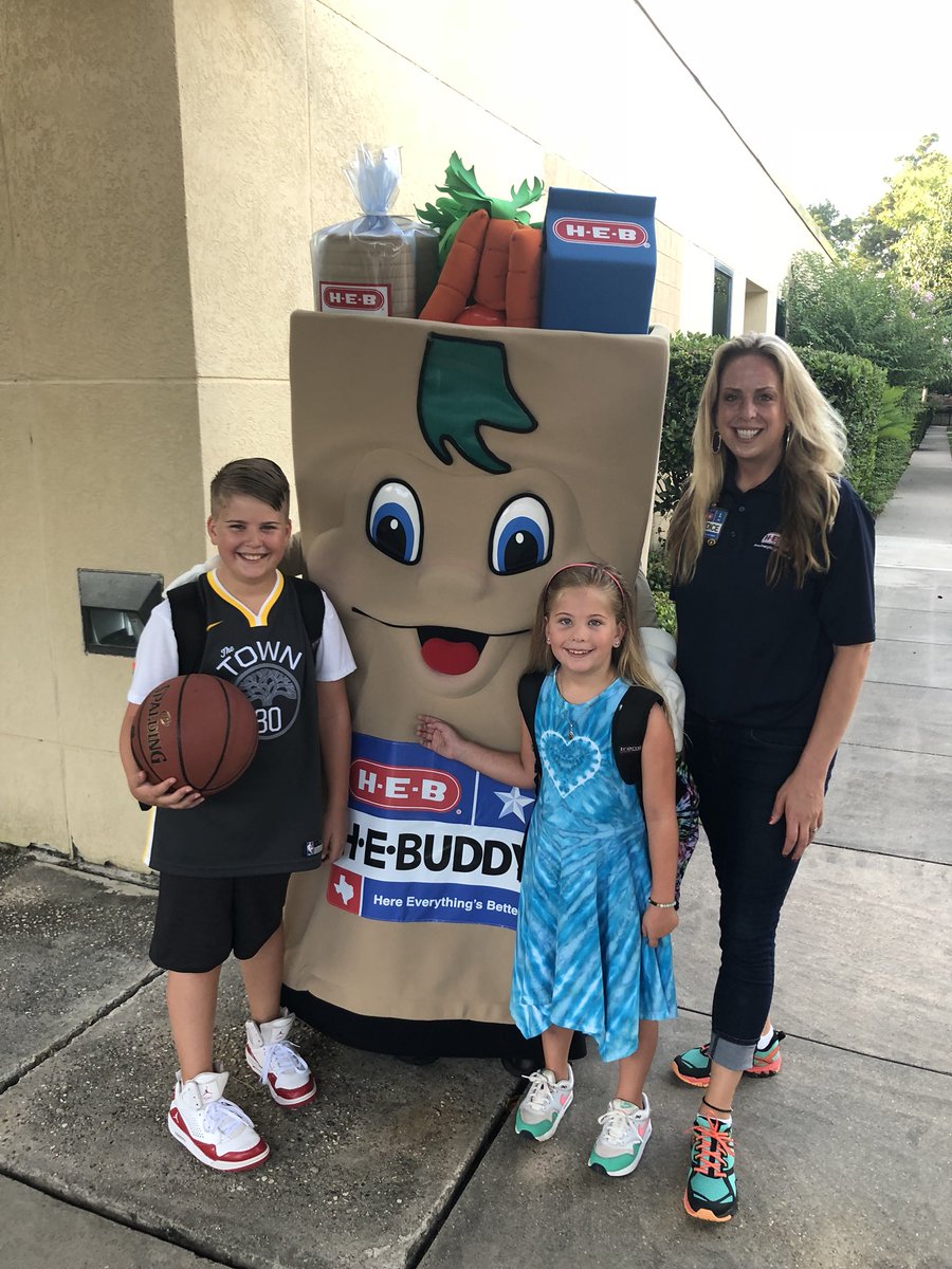 candice_derry's tweet photo. First Day! Welcome back @HumbleISD_DWE @HEB #HumbleISD #humbleisd100 #IAmHumble https://t.co/QCBJoU08QU
