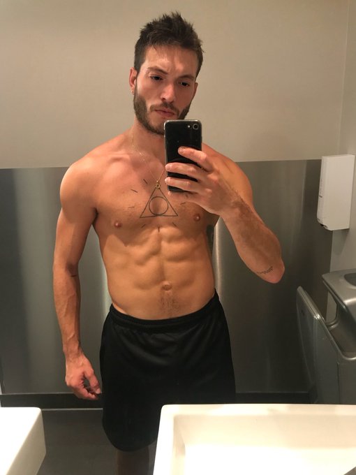Gym done ???♂? #wokout #gay https://t.co/aruvdnCh7w