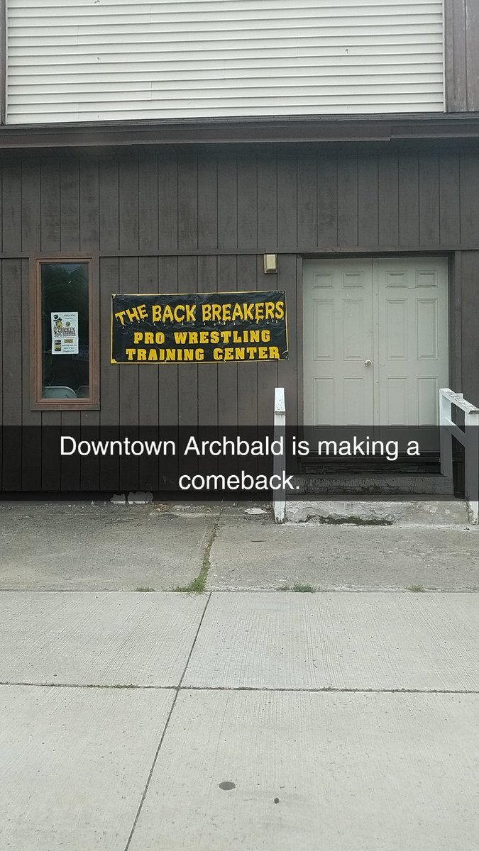 callejas13's tweet photo. Only in the #dtag #archbald https://t.co/0uUxfdaSCn