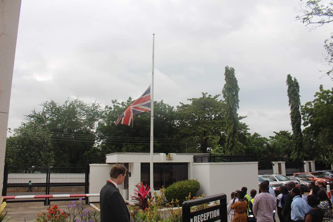 walkeriain's tweet photo. This morning, we lowered our flag at the British High Commission to half-mast in honour of Kofi Annan.  A man who devoted his life to building peace, may he now rest in perfect peace. https://t.co/JQQ3ecssld