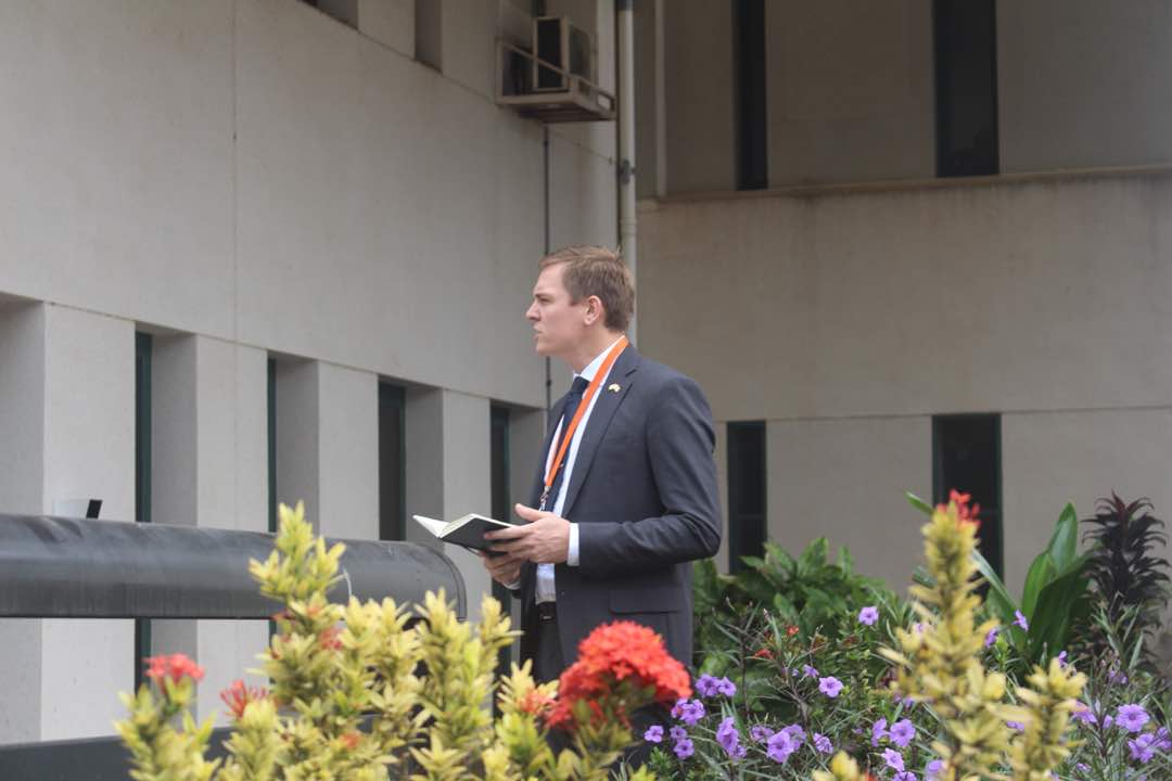 walkeriain's tweet photo. This morning, we lowered our flag at the British High Commission to half-mast in honour of Kofi Annan.  A man who devoted his life to building peace, may he now rest in perfect peace. https://t.co/JQQ3ecssld