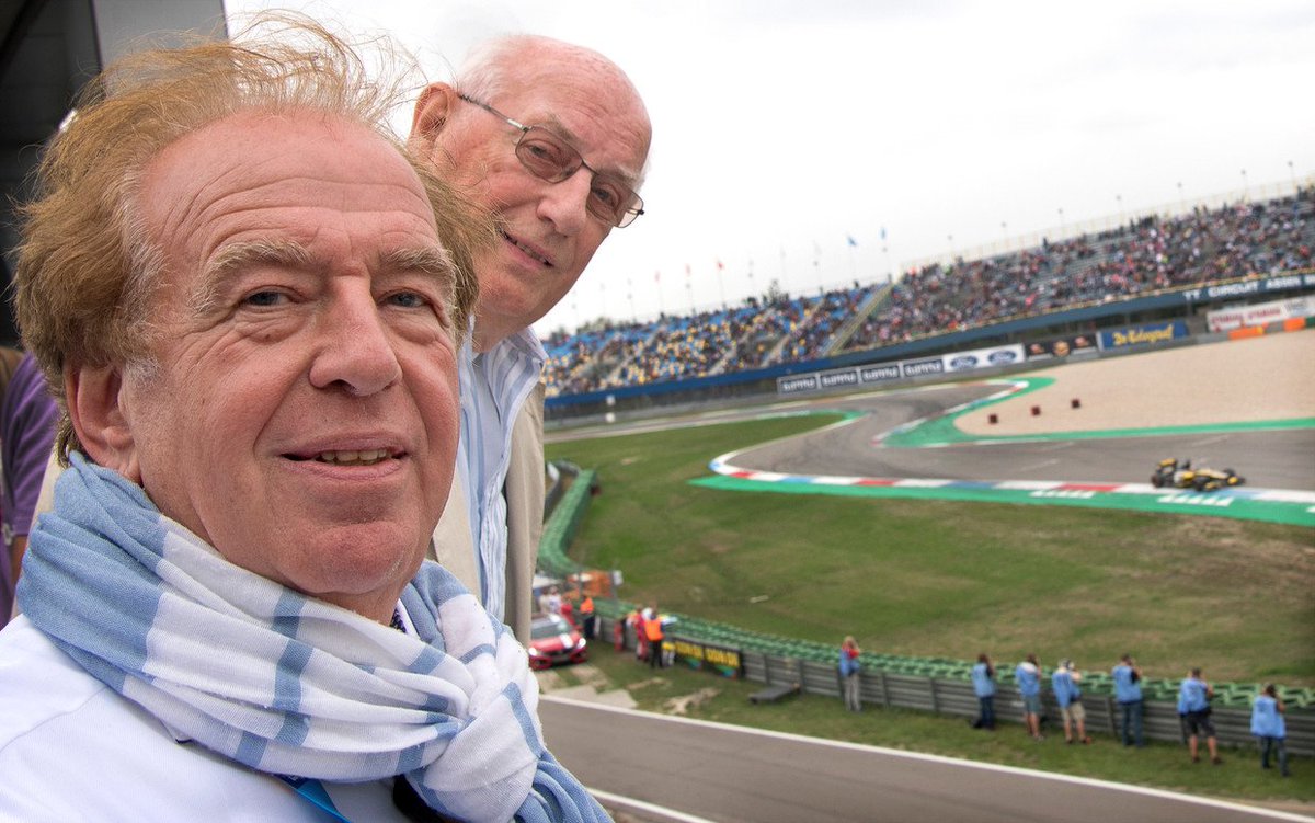 LenBloemhof's tweet photo. De geest van de Formule 1 waart rond op het @ttcircuitassen. Een race in 2020? 'Ze zijn erg geïnteresseerd in Nederland, hebben ze laten merken (...) We hopen aan het eind van dit jaar duidelijkheid te hebben' (foto: @kjvdweij) https://t.co/bTt7URePY7 https://t.co/yOoJvwCb9U