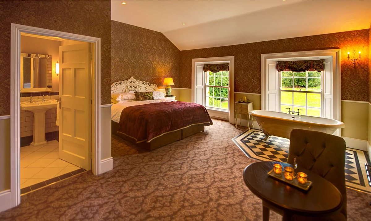 Bellingh4m's tweet photo. Bedroom Profile: The Lady Frances Room - a beautifully comfortable bed, a Victorian style free-standing bath and a jaw-dropping view of the garden - who wants this room? #castleroom #castleaccommodation #LoveBellingham https://t.co/sOMLYbvaP2