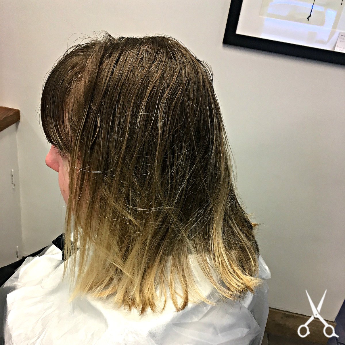 TheSalonGL6's tweet photo. Before........and after - a whole new woman ✂️❤️
#lookinggood #feelinggood #summerhair #coolandtrendy #treatyourself #unwindinthesalon #stroud #cotswolds #salon #hairstyles #hairdresser #cuttinghair #nailsworth #stroud #forestgreen #salonlife https://t.co/CNvWYqD79A
