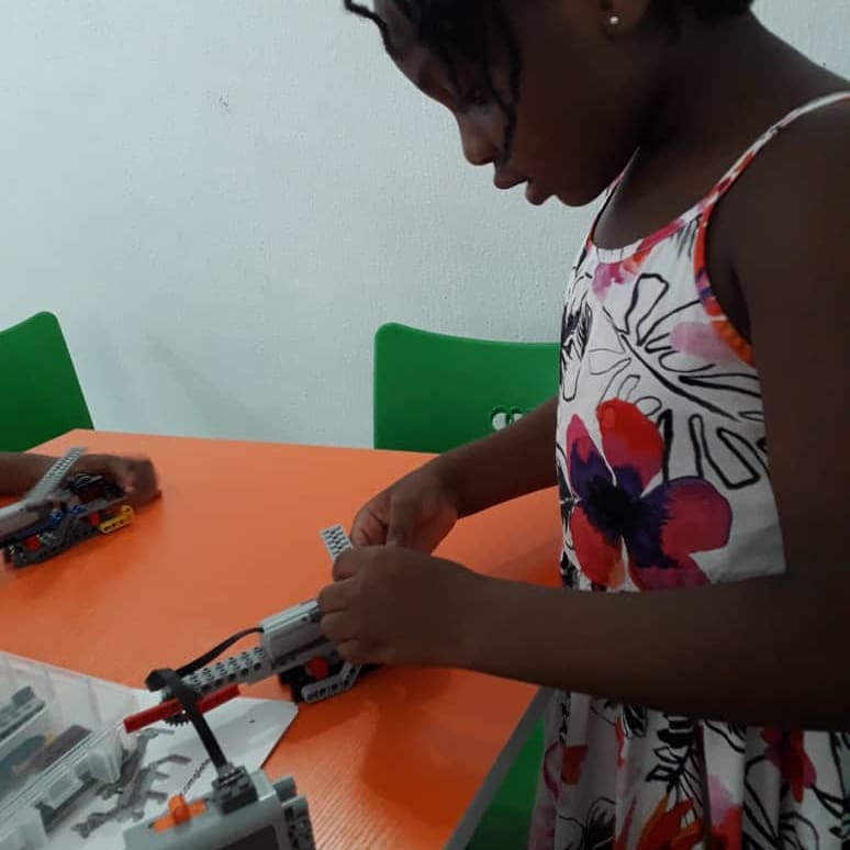 It's Monday. Let's make the best of the week!

Bricks4kidz Preschool, Elementary, Robotics 
#creative  #innovate #collaborate #motivate #connect #technology #science #engineering #learn #fun #teach #explore #Lekki #Lagos #Nigeria #STEM_METS