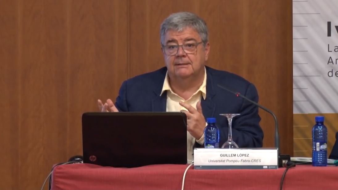 Ivie_news's tweet photo. 📽️ Guillem López (@UPFBarcelona): la varianza en 'purchase of power' es mayor en la España de las autonomías que entre países de la #UE (min19:20) Vuelve a escuchar su intervención completa en #IvieLABienestar https://t.co/QnP4n8fJWO https://t.co/uMKTKvcSHg