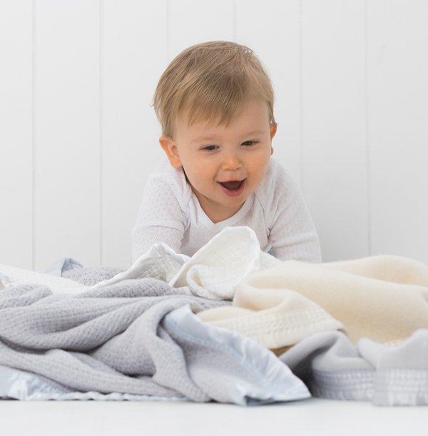 And who wouldn't be smiling? 

Beautiful bedding for baby in natural Australian wool's and cotton's. 

#baby #bedding #blanket #blankets #Australianwool #Australiancotton #cot #bassinet #babysleeping #sleepingbaby #babygift #babyshower #babysmiles #Onkaparingababy #babies