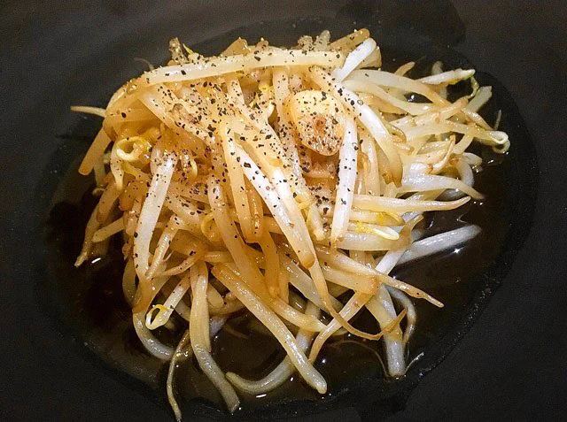 もやしだけなのにステーキ気分？ステーキ屋さんのもやし！！