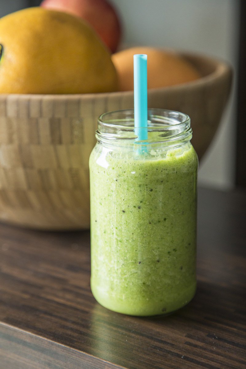 AtiyaNutrition's tweet photo. Juices or smoothies? Yoga for NYE a new tasty recipe! - https://t.co/RZucebKq7w https://t.co/PSodgGUKZ0
