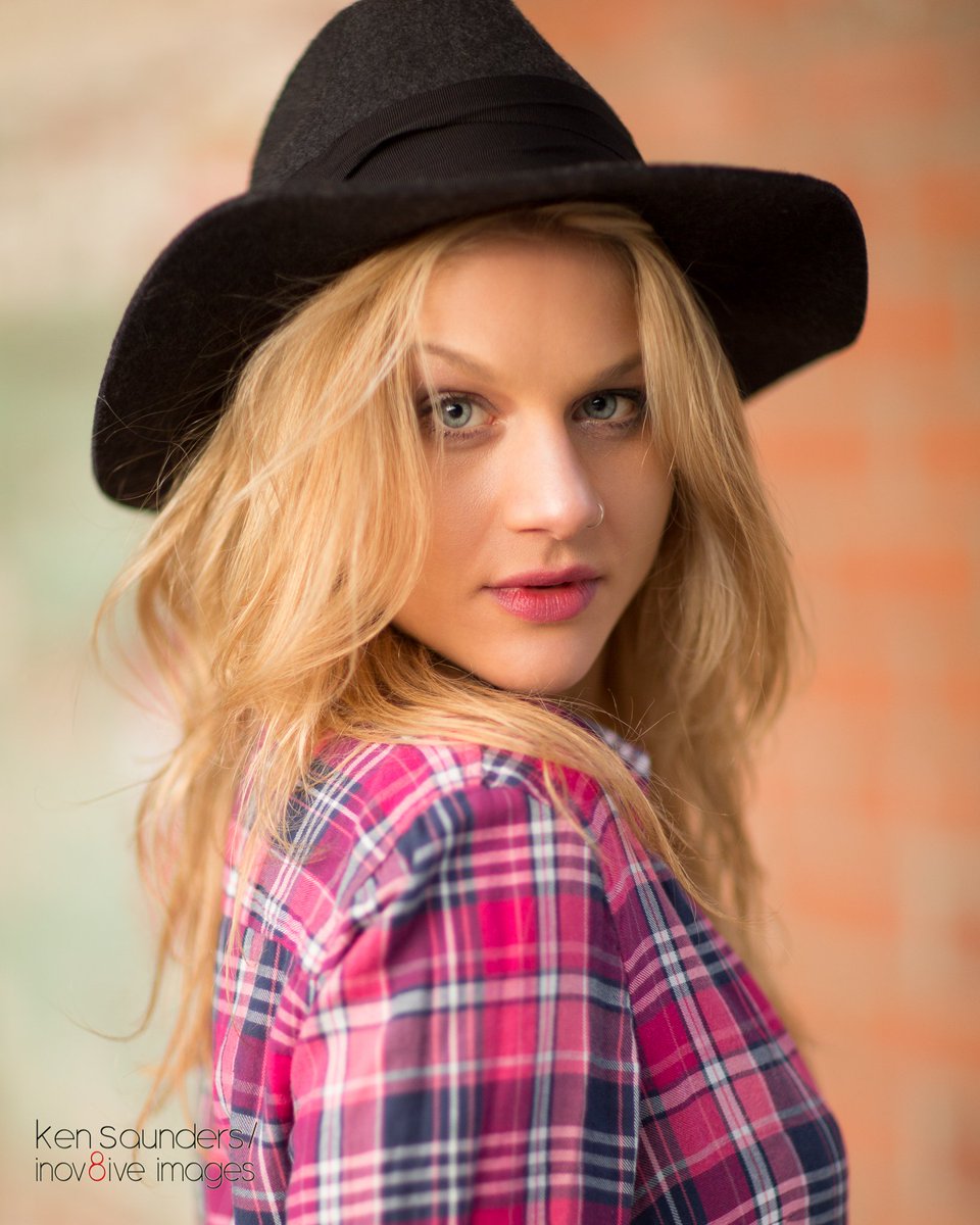 INTERVIEW With Actress, Writer and Producer Ursula Maria (<a href="/ursula_maria_/">Miss Ursula Maria 👽</a>) topmeganews.com/interview-with…