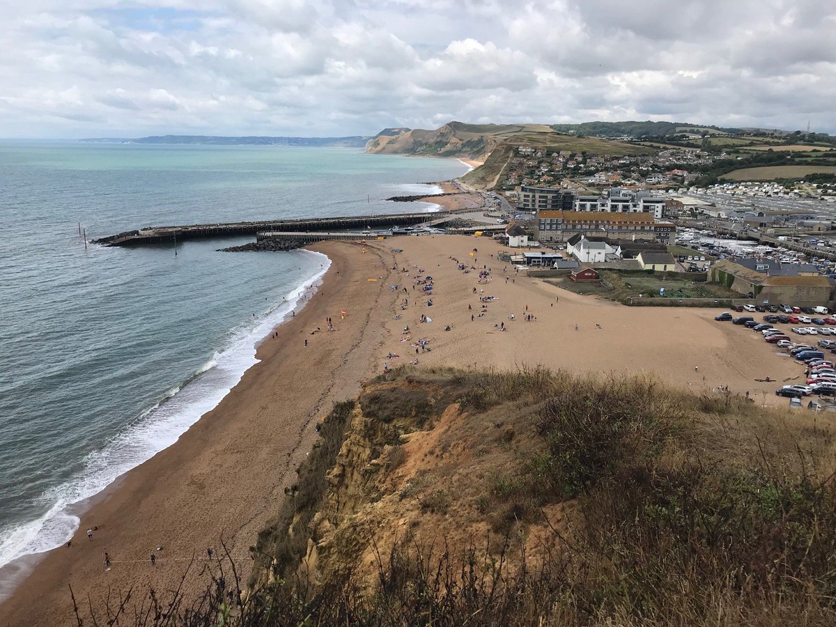 takethehound's tweet photo. My latest blog https://t.co/6Av9COgpU1 @Watchhousecafe @jurassiccoastin @westbayuk #cogdenbeach #westbay #dogfriendly #Dog https://t.co/30ckxiqs1z
