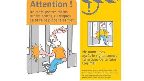 Le "lapin RATP" qui se fait pincer très fort sur les portes du métro s'appelle Serge et c'est la mascotte RATP depuis 31 ans. Il a changé de look plusieurs fois, la dernière fois c'était en 2014.