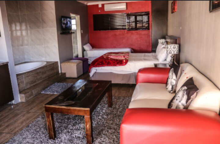 EmziniH's tweet photo. We open 24 hours to recieve you,our staff work daily provide clilents with quality service.Your comfort is our main priority. https://t.co/f1bPYjQZ85