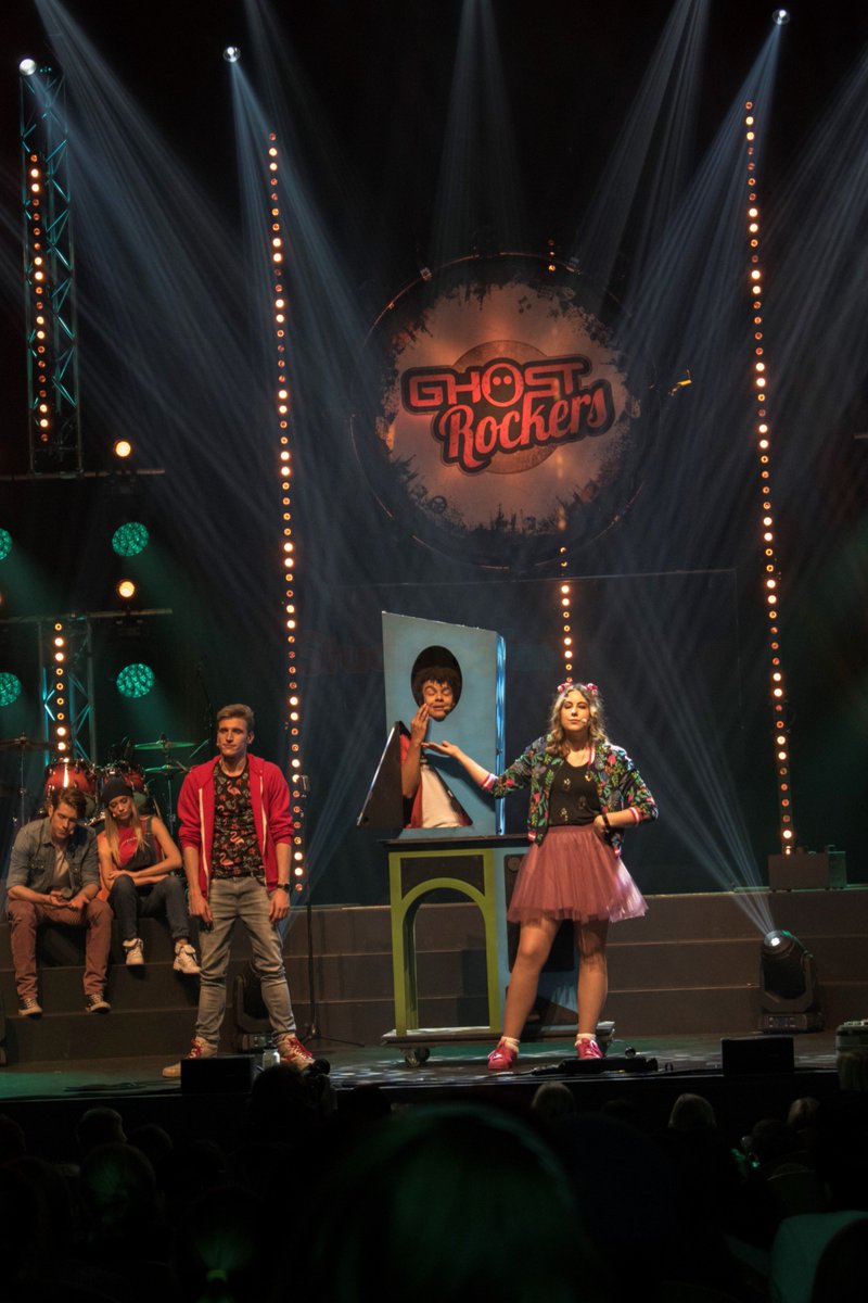 studio100fan's tweet photo. #TrowbackMonday - Vorige week kondigde de #GhostRockers hun afscheid aan. Om de pijn wat te verzachten, zullen we de komende weken elke maandag een foto uit ons archief posten.
Vandaag: #GhostRockersOnTour 2017. https://t.co/sFzsqZ5EUS