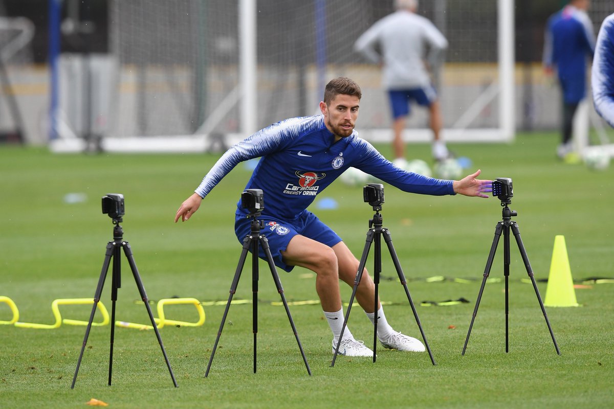 CarabaoUK's tweet photo. Fancy seeing your favourite players up close and personal?

@ChelseaFC are offering you the chance to come and watch this Thursday’s open training session, for your chance to win: 

Follow ✅ 
RT 🔁

#GetGameReady https://t.co/vLTruKjJUM