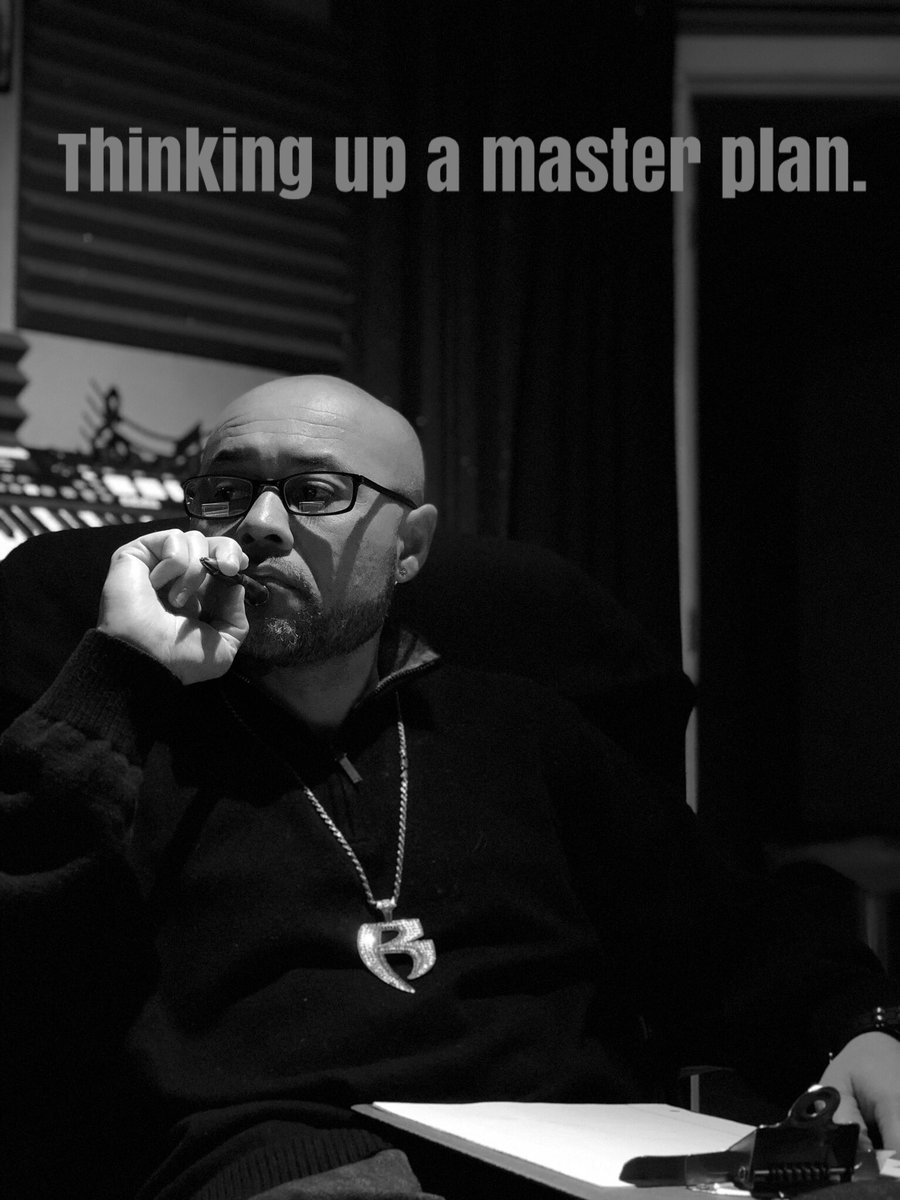 DjSilk4's tweet photo. Thinking up my next 3 moves. #grammyup #rhythmlife #producer #producerlife #dj #studio #beats #goals #music #artist #singer #guitar #drummer #rapper #writersofinstagram #writer https://t.co/flWfbXI28S