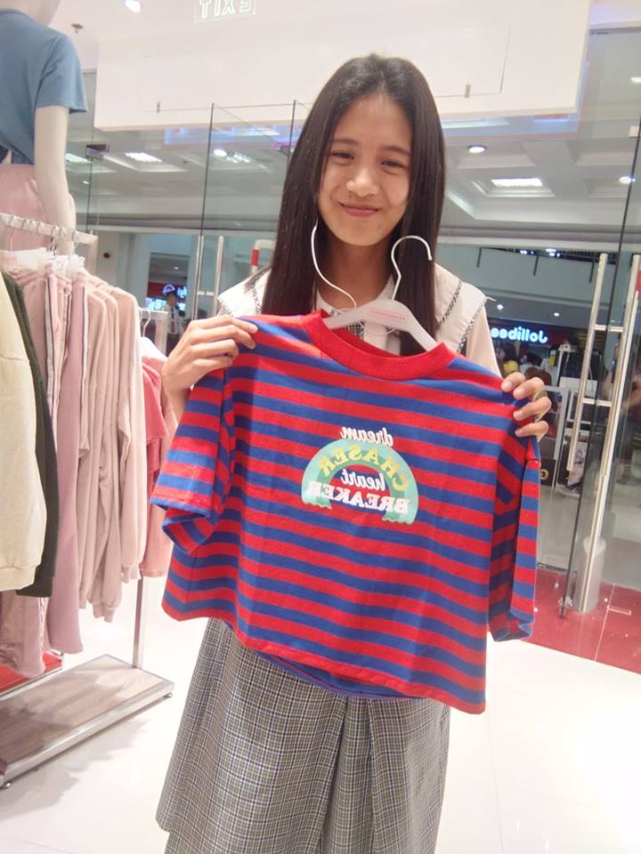 ynamonique's tweet photo. @499 nahanap din kita @iamAndalioLoisa  ilove you forever yes meron na rin ako nito ano kaya new na ipapakita mo damit idol loisa https://t.co/qoImi31ngF