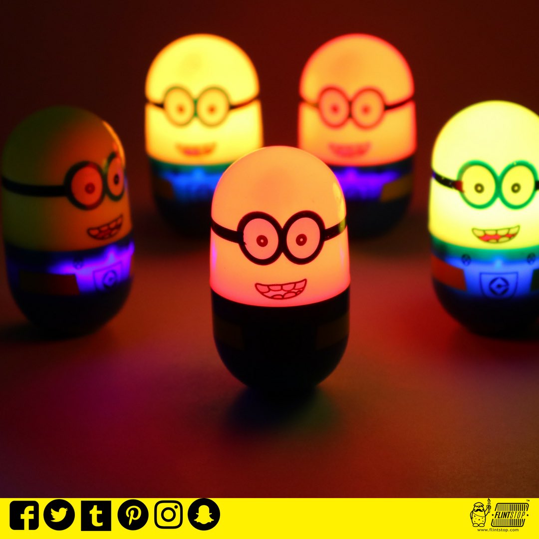 Flintstop's tweet photo. For all the Minion Fans😍 this tiny Minion LED paperweight will keep you company when you’re at work or even at home 😍
It wobbles around your desk but will return to it original position😍😍
#MinionMondays #Flintstop #WeMakeLifeEasy #Minions #likeforlikes #likeforfollow https://t.co/ZBK9JDrrf3