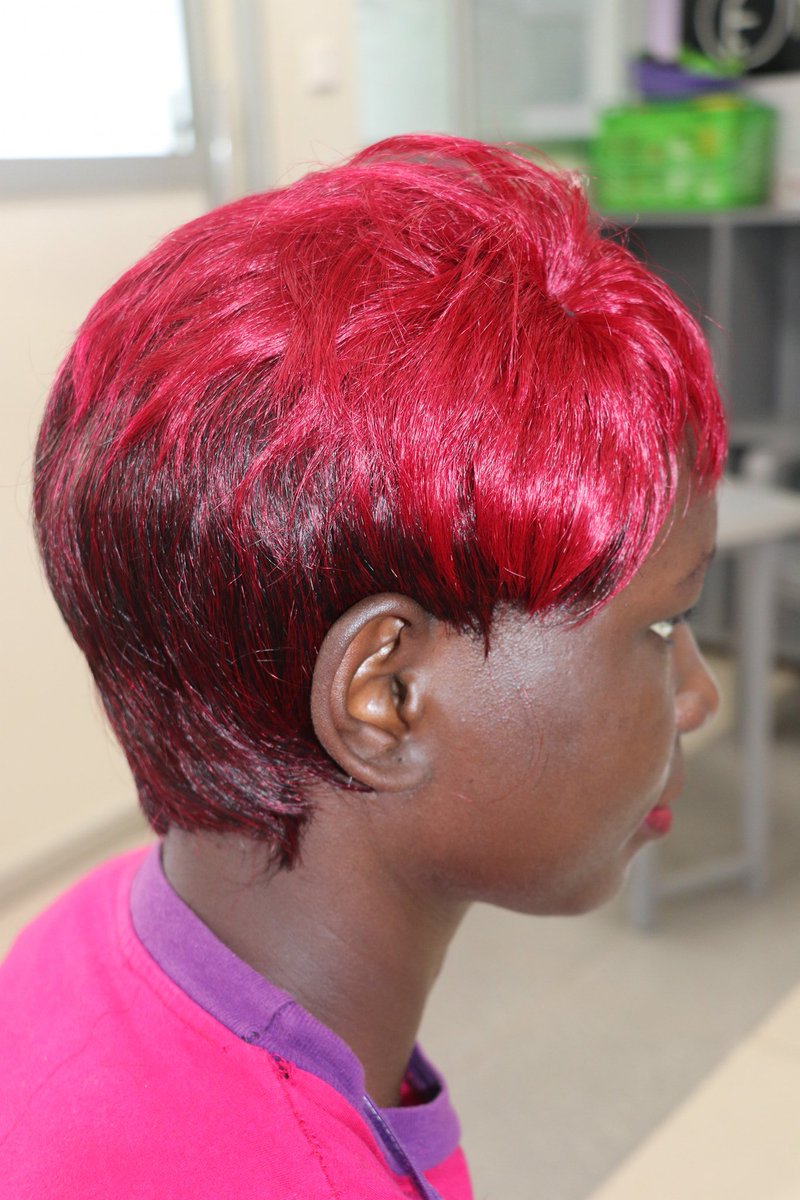 vera_college's tweet image. Making a wig.
#practicalclasses #hairdressingstudies