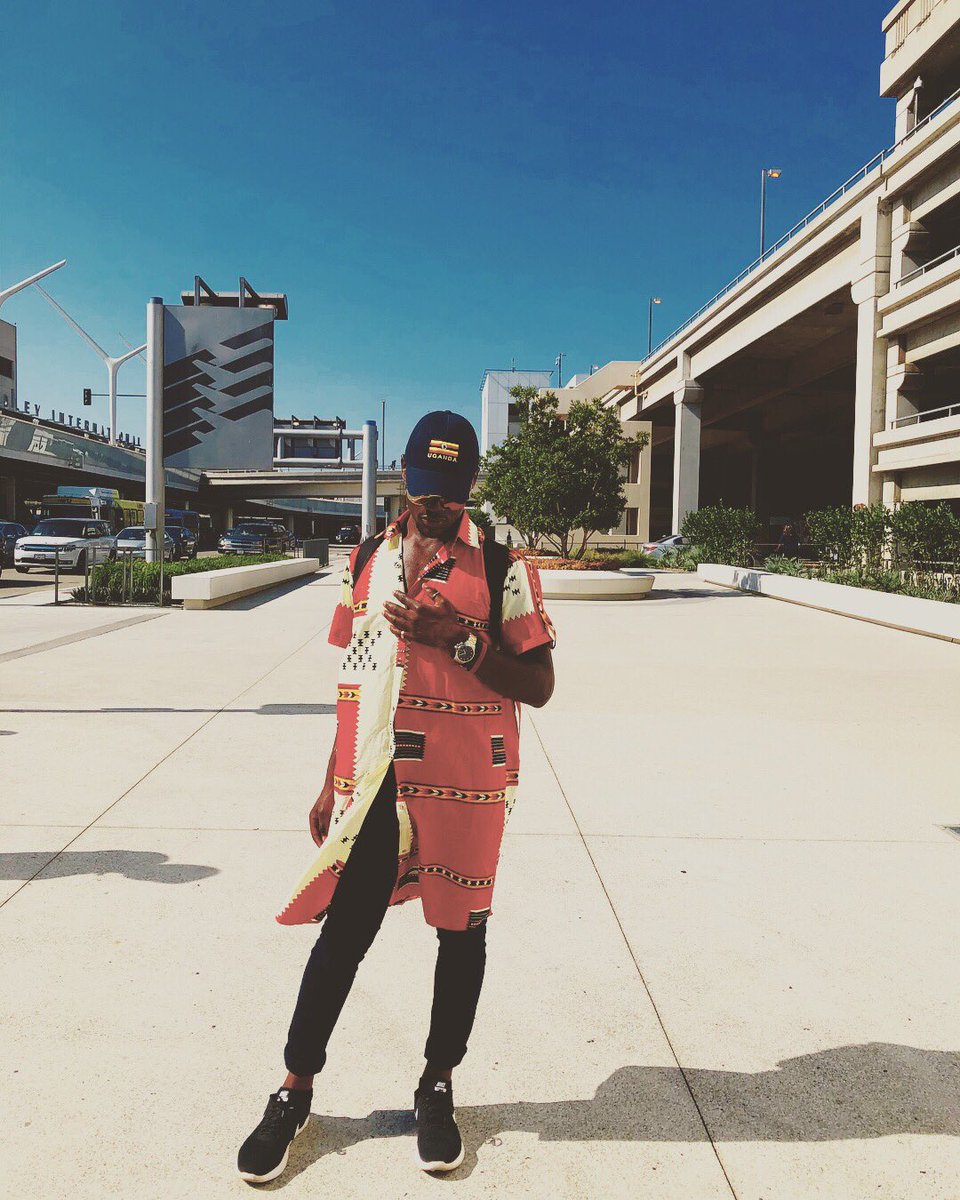 dapper_dice's tweet photo. I was wearing a “Uganda” hat and an outfit that screamed AFRICA but the airport personnel still asked me where I was coming from 🤔. #Style #menstyle #African #africanstyle #Uganda #fashionblogger #mensfashion #dapperdice #summer2018 #patterns #colorful #slayking https://t.co/JC09lmOnKP