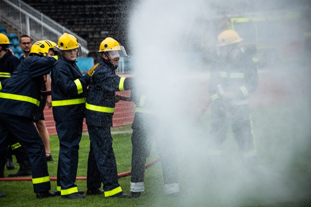 LFBFireCadets's tweet photo. Fantastic photos by @trollfree of #TeamLondon at @FireCadetsGames - This is what team spirit looks like! So proud of these amazing @LondonFire #FireCadets and their coach, the totally dedicated @00stvn! https://t.co/3fepcs51We