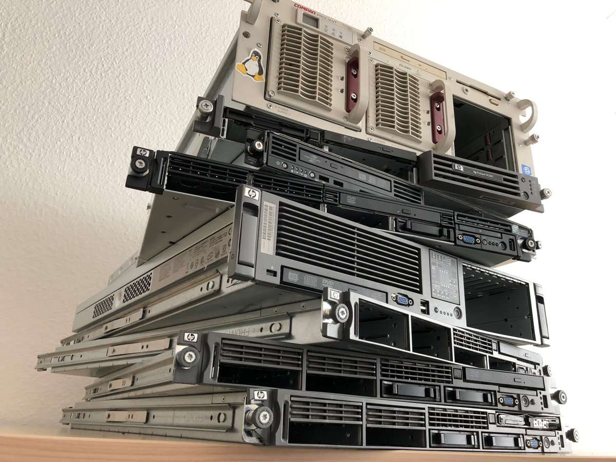 _derhoppe's tweet photo. Nächste Woche findet wieder die @cimlingen statt. Die @msg_services  ist mit 2 Vorträgen vertreten. @MarcelKeye und ich haben für unseren Vortrag "Deaf - Ops" die ersten Materialen zusammen ... mehr Infos in Kürze :) https://t.co/6SeCOwIVfG #blech #devops #azure #cimlingen https://t.co/9YgvMT4EFr