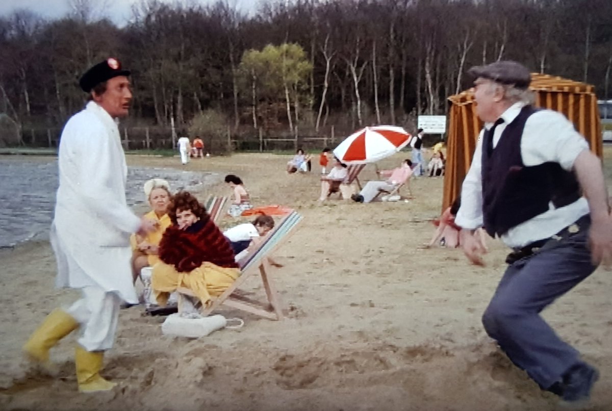 ConfessionsFan_'s tweet image. I'll have you know you're in the presence of a Judo expert, a 3rd dan.
I'm not interested in anybody who came third. First or second, that's me mate
#Confessions #ConfessionsFromAHolidayCamp #Roughage #ColinCrompton #WalterLea #BillMaynard #TimmyLea