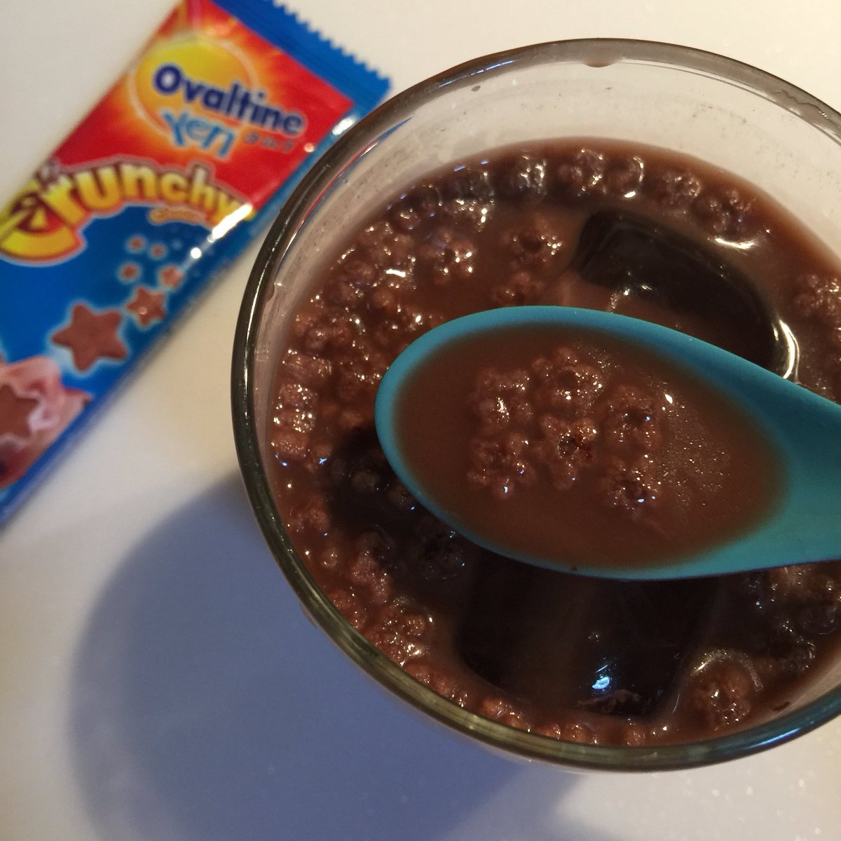 OnnyReview's tweet photo. นายๆอันนี้อร่อยมาก ‘ โอวัลตินแบบชงเย็น 🌟 ‘ เคยกินตอนเด็กๆแล้วชอบ เลยกลับมากินอีก รักตรงครันชี่ กรอบๆเคี้ยวมันเคี้ยวเพลิน เหมือนออกแบบมาให้กรอบนานจริง ไม่ต้องชงน้ำร้อนด้วยดจีย์ 🌈💖 #อร่อยไปแดก https://t.co/gbxn9Vf1XR