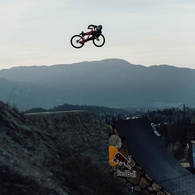 Ride24mtb's tweet photo. Credit: @tomaslemoine
• • •
Banger from @wolisphoto. My love trick forever ! Thank you @crankworx for keeping MTB as good as it should be ! 👽 
Got 2nd at King of crankworx today congrats to @samblenkinsop for the king title and a solid season!
———————————————
Follow @rid… https://t.co/rpHKnov28K