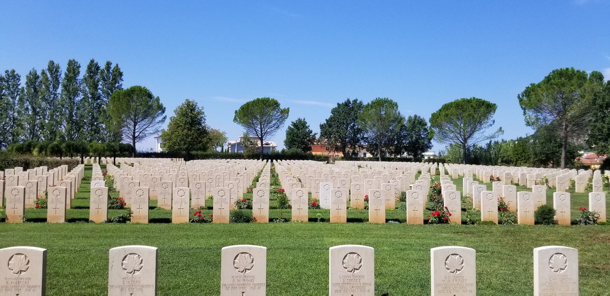 ShannonPetracco's tweet photo. Had the privilege of spending time at the Cassino WWII Cemetery yesterday. #SoManyCanadians #TooYoung #Proud #Grateful #ProfoundlySad https://t.co/w1EN8r9t6e