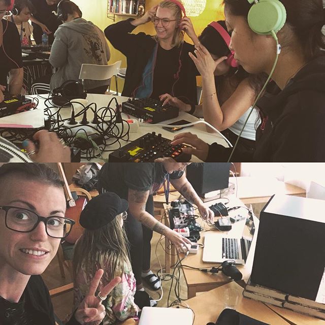 vemkanbli's tweet photo. Vi vill tacka våra vänner på ElektronMusikStudion, Elektron, Park Studios, Propellerhead och SAE för att ni stöttar vår verksamhet och stöttat vårt camp med utrustning! Utan er no camp 💓💯🎚
-
#vkbpcamp #vemkanbliproducent #EMS #elektron #parkstudios #… https://t.co/91nEAy3oLC https://t.co/p2rNl4LmVp