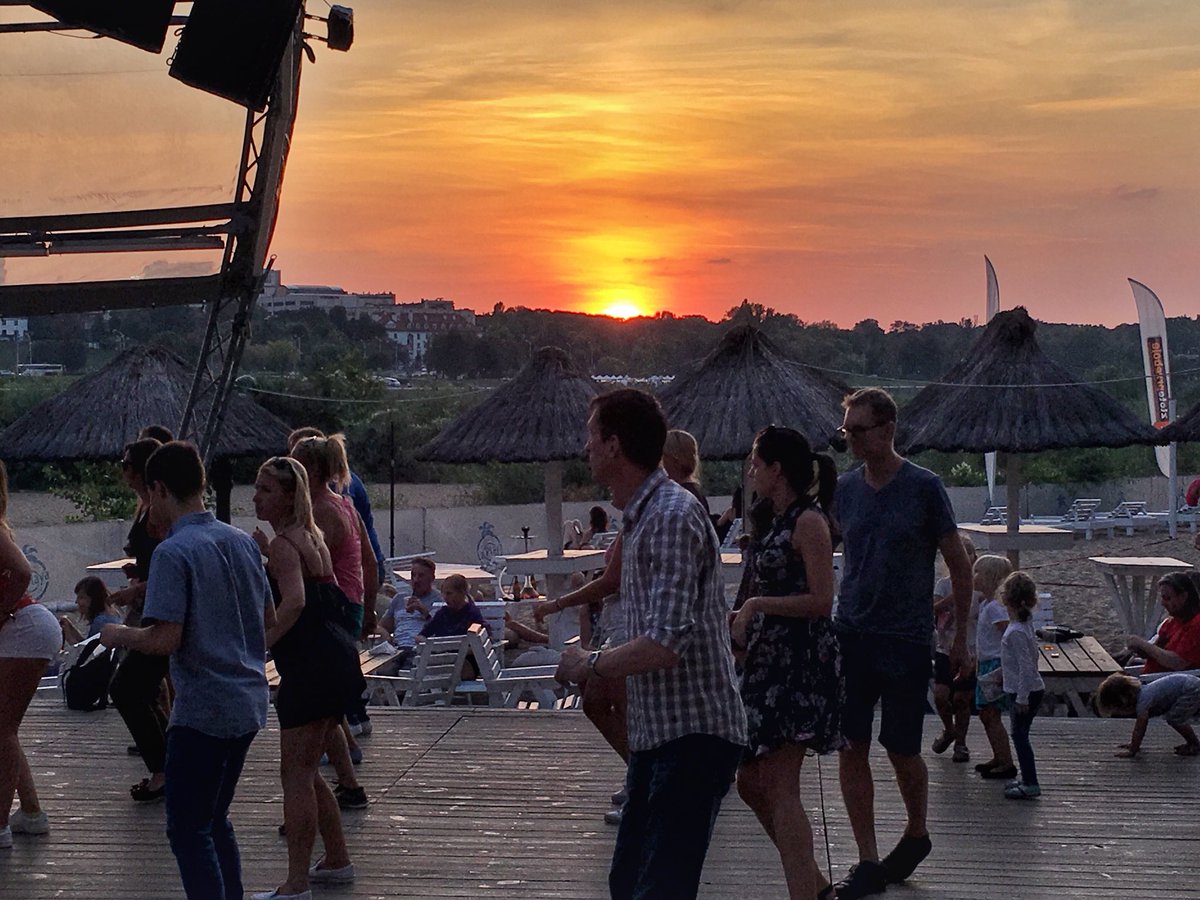 CubanSchool's tweet image. Latin Fiesta every Sunday at La Playa Warsaw #cssontheroad Would love to have a dance with you 💃🏻