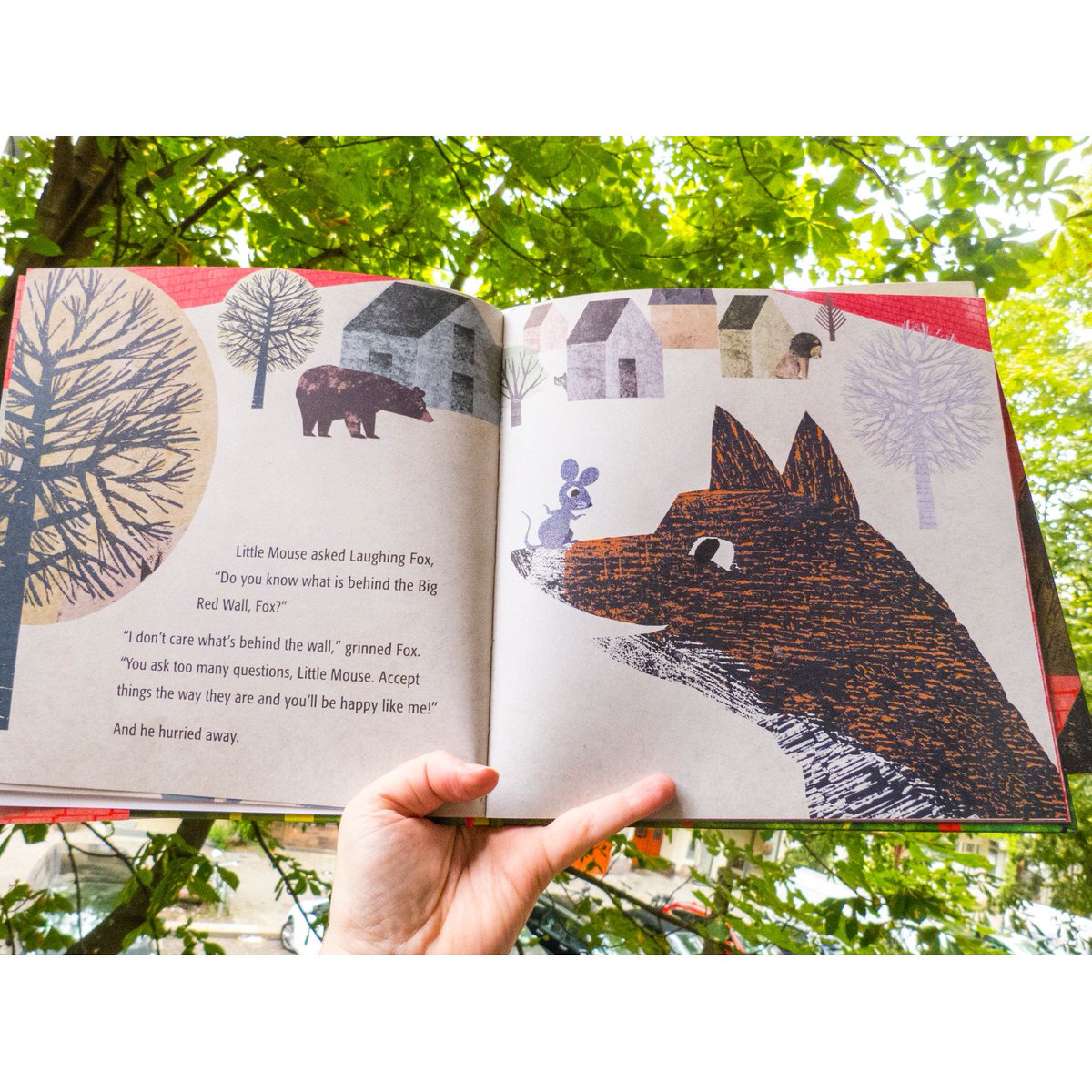 BTeckentrup's tweet image. Little Mouse was curious. "I wonder what's behind the Big Red Wall? " -  'Little Mouse and the Red Wall' published by Orchard Books :-) #littlemouseandtheredwall #walls #fear #illustration #brittateckentrup #picturebook