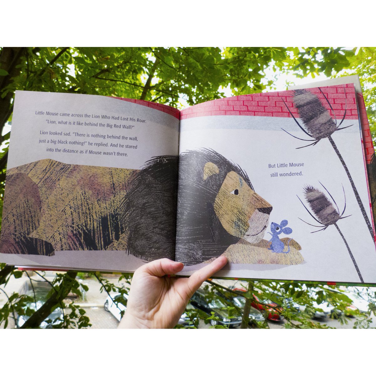 BTeckentrup's tweet image. Little Mouse was curious. "I wonder what's behind the Big Red Wall? " -  'Little Mouse and the Red Wall' published by Orchard Books :-) #littlemouseandtheredwall #walls #fear #illustration #brittateckentrup #picturebook