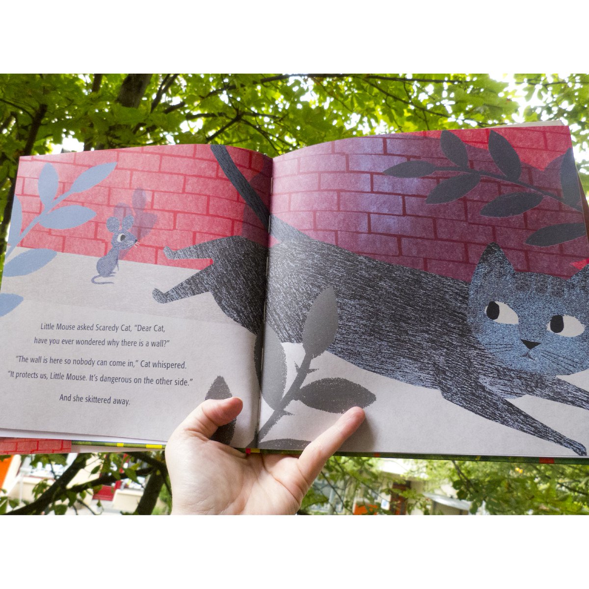 BTeckentrup's tweet image. Little Mouse was curious. "I wonder what's behind the Big Red Wall? " -  'Little Mouse and the Red Wall' published by Orchard Books :-) #littlemouseandtheredwall #walls #fear #illustration #brittateckentrup #picturebook