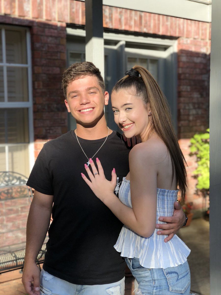 emb613's tweet photo. Wishing the biggest happy birthday to the loml you have made me so happy this past year so thank you. I love you lots here’s to 19.❤️ https://t.co/UYpiqQxIEb