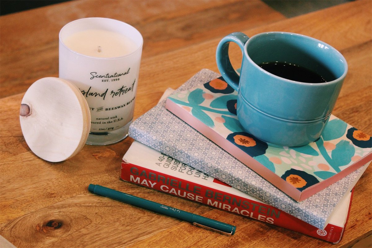 ideaspaceboston's tweet photo. Today's desk situation is giving us major #MondayMotivation. { i } https://t.co/k2oVgXnUNf