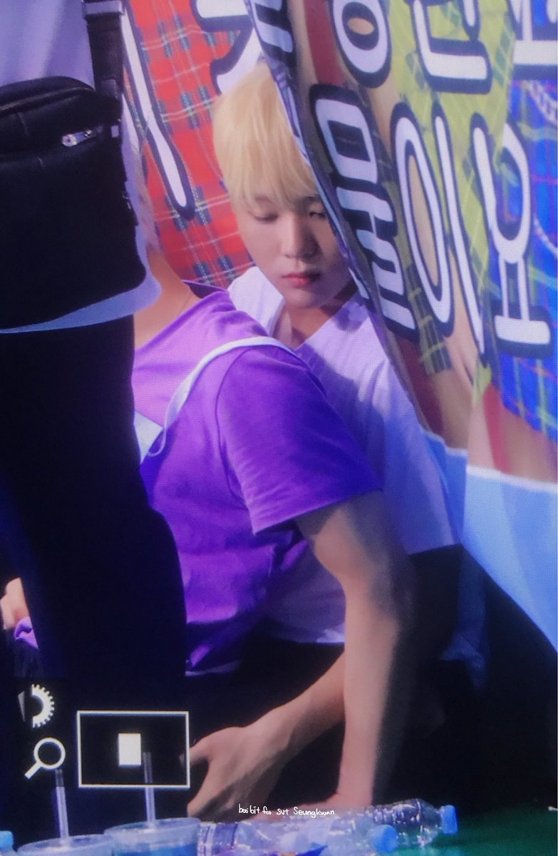 180820 seungkwan backhugging moonbin!!꒰  #승관  #문빈  #세븐틴  #아스트로 ꒱ https://twitter.com/boo_bit0116/status/1031506725377961984?s=21