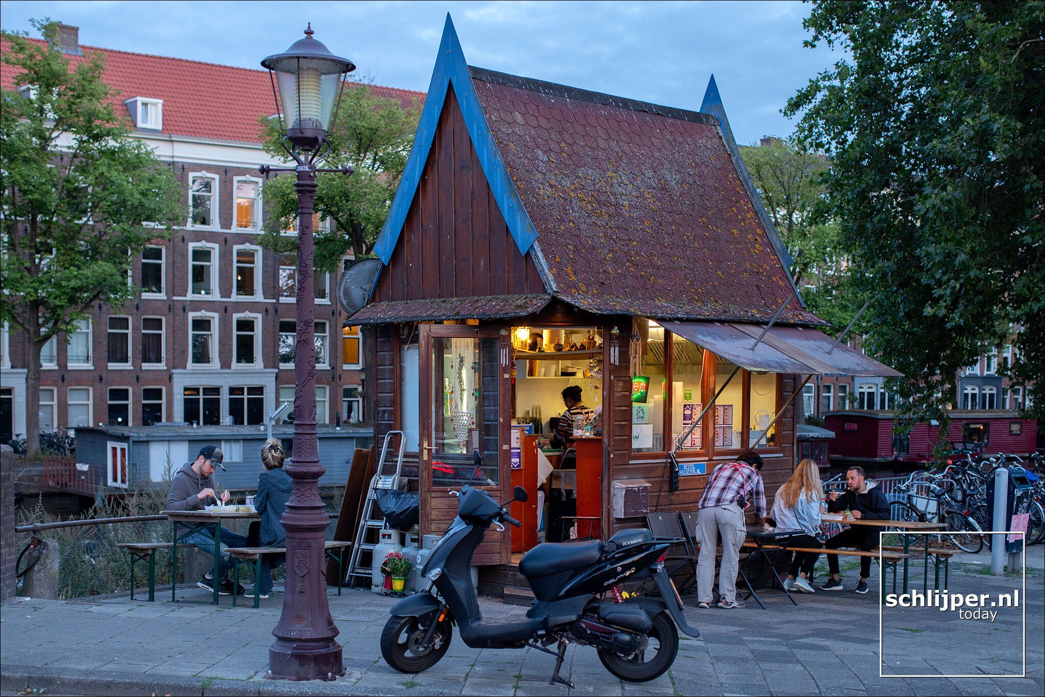 Thomas Schlijper on X: Harry Banninkstraat, Oosterdokskade 07.11.2020  10:57 #Amsterdam @mediamarkt_nl  / X