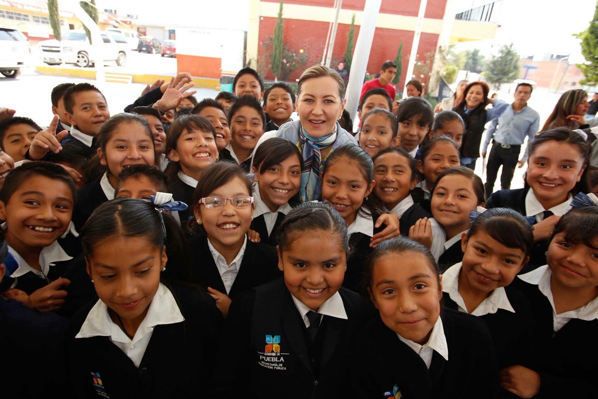 MarthaErikaA's tweet photo. Excelente #InicioDeClases mis mejores deseos para todos los estudiantes en este ciclo escolar. Estoy convencida que la inversión del gobierno debe estar enfocada en su aprendizaje, por lo que trabajaré incansablemente por impulsar el desarrollo educativo de nuestro Estado. https://t.co/pXZGjzSFKy