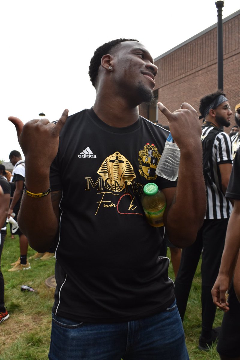 hightopfadin's tweet photo. 10 of us but we moving as one.
The FunCk β Pisssed Off #mdalphacookout πΈ: @daynamonae
#DMonaePhotography https://t.co/t1Ch0KMpnp
