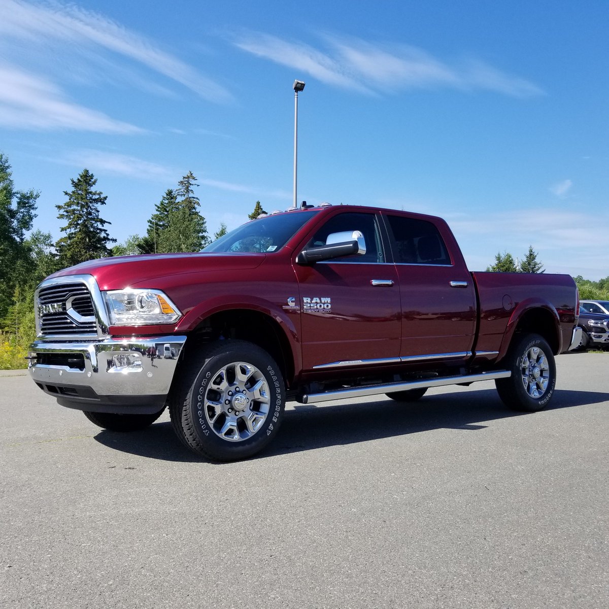 macdchrysler's tweet photo. 2018 Ram 2500 Limited Crew Cab 4X4 in Red Pearl with the 6.7L Cummins I-6 Turbo Diesel &amp; 6-Speed Automatic Transmission along with Leather Vented Bucket Seats, 5th Wheel / Gooseneck Towing Package, Limited Appearance Package &amp; Power Sunroof. #RamTrucks https://t.co/FtYU5nYKGr